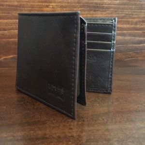 Men’s Levi’s Brown Coated Leather Bifold wallet